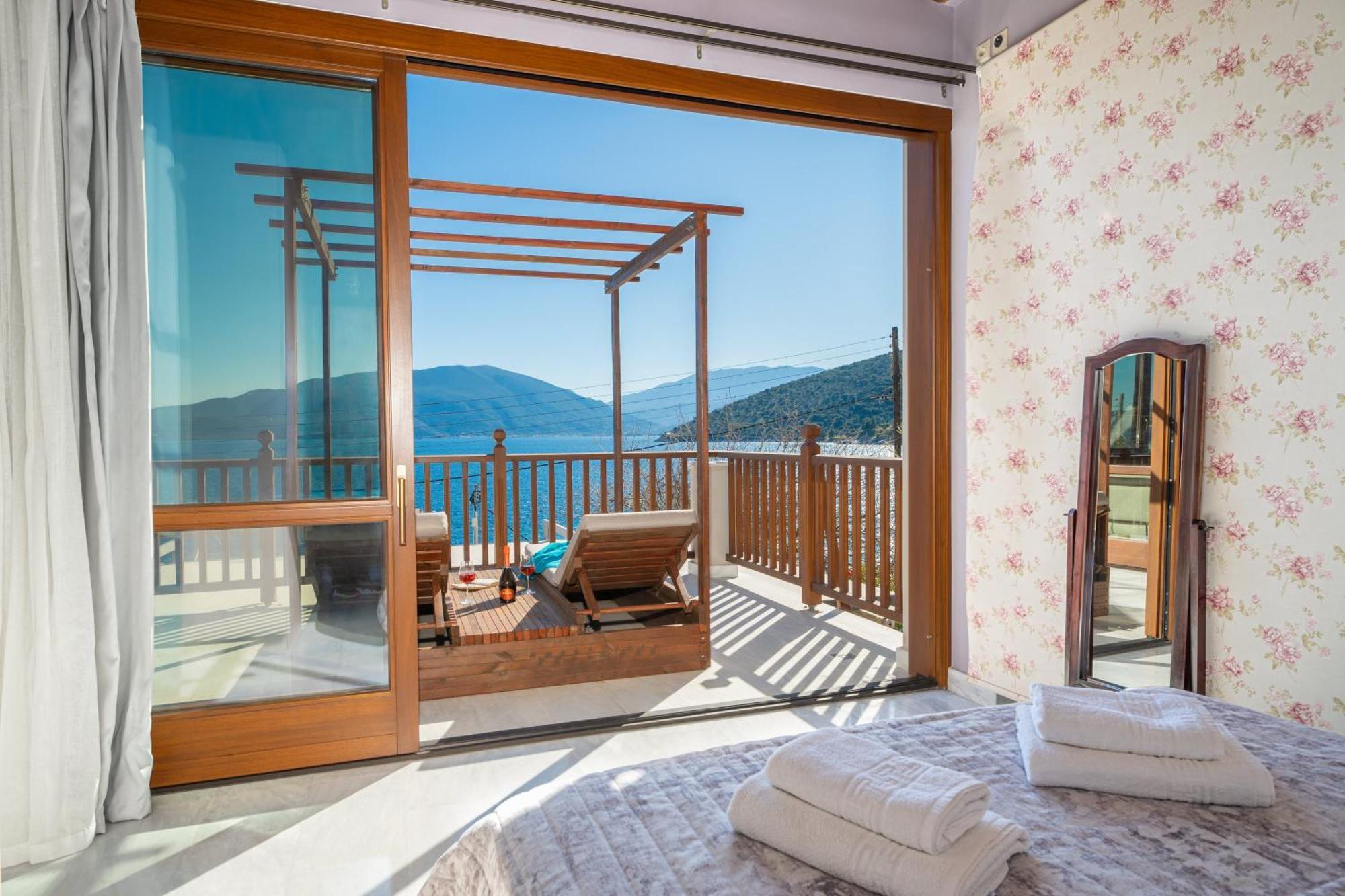 Sea Rock Apartment Agia Efimia Esterno foto