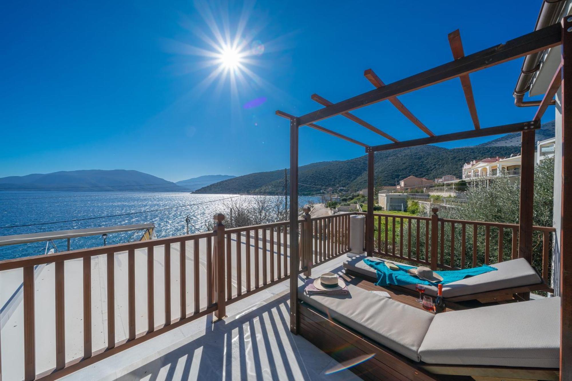 Sea Rock Apartment Agia Efimia Esterno foto